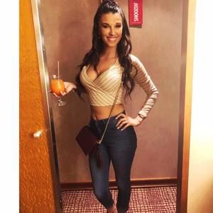 Meet your Posher, Courtney